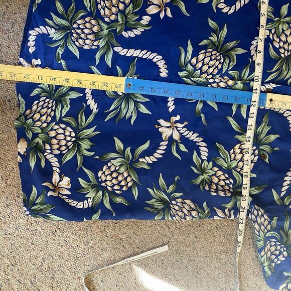 Hawaiian Company Silk Aloha Shirt Unisex M ButtonUp Floral Tropical Bali Coastal - Picture 2 of 7
